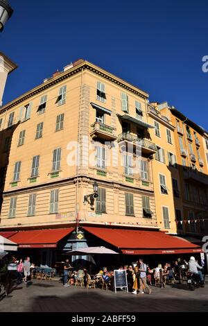 Caffè nella città vecchia, Nizza, Francia Foto Stock