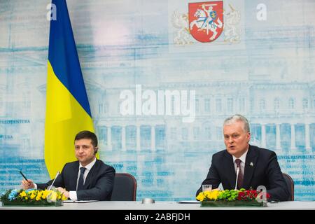 2019 11 27. Vilnius, Lituania. , Si è incontrato con il Presidente Volodymyr Zelensky dell'Ucraina. Foto Stock