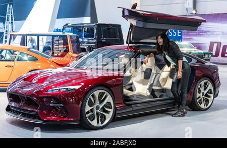 Essen, Germania. Il 27 novembre 2019. Crazy Cars e progettazione di automobili a Essen Motor Show 2019. Nella foto: Italdesign DaVinci presente a quattro posti Gran Turismo dotato di un motore elettrico. Europe fiera leader per veicoli sportivi ha luogo dal 30 novembre (giorno di anteprima: 29 novembre) al 8 dicembre e si aspetta di attirare 300.000 visitatori con più di 500 espositori. Foto Stock