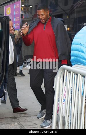 New York, Stati Uniti d'America. 26 Nov, 2019. Michael Strahan sul set di Good Morning America a New York City il 26 novembre 2019. Credito: Rw/media/punzone Alamy Live News Foto Stock