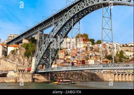 Dom Luis ponte sul fiume Douro, Porto, Portogallo Foto Stock