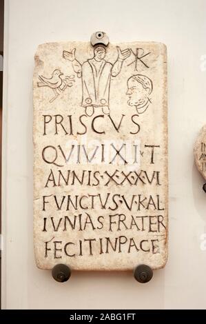 Italia, Roma, Terme di Diocleziano, Museo Nazionale Romano, Museo Nazionale Romano, antica iscrizione romana del Prisco cristiano (IV secolo d.C.) Foto Stock