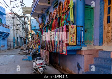 Jodhpur, Rajasthan, India; 24-Feb-2019; negozio di strada nella città blu Foto Stock