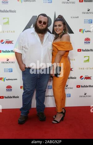 Novembre 27, 2019: BRAD COX e SAMMY WHITE arriva per la XXXIII ARIA annuale Awards 2019 presso la stella del Novembre 27, 2019 a Sydney, NSW Australia (credito Immagine: © Christopher Khoury/Australian Press Agency via ZUMA filo) Foto Stock