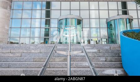 Dublino, Irlanda - 16 Febbraio 2019: dettagli architettonici del consiglio municipale di Dublino edificio nel centro della città in un giorno di inverno Foto Stock