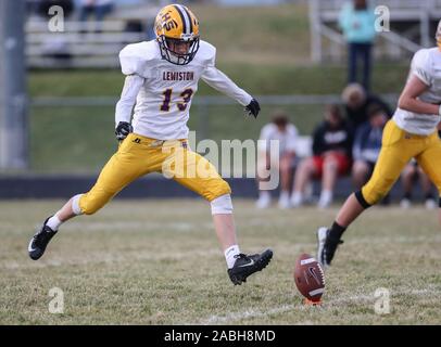 Azione di calcio con Lewiston High School vs Post Falls in Post Falls, Idaho. Foto Stock