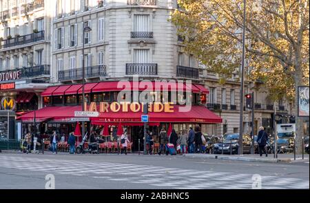 Il ristorante La Rotonde situato sul boulevard Montparnasse a Parigi Foto Stock