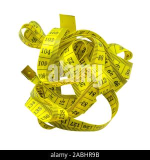 Tangled nastro giallo misura isolati su sfondo bianco Foto Stock