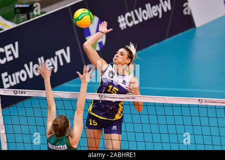 Scandicci, Italia. 27 Nov, 2019. jovana stevanovic (savino del bene scandicci)durante Savino Del Bene Scandicci vs Lokomotiv Kaliningrad, Pallavolo Champions League donne a Scandicci, Italia, 27 novembre 2019 - LPS/Lisa Guglielmi Credito: Lisa Guglielmi/LP/ZUMA filo/Alamy Live News Foto Stock