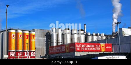 Tennent Wellpark Brewery, Tennents lager, Scotlands Favorite Beer, 161 Duke St, East End, Glasgow, Scozia, Regno Unito G31 1JD Foto Stock