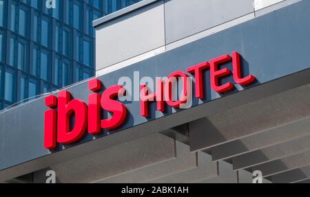 VIENNA, Austria - Agosto 17, 2018: Un Hotel Ibis segno di Vienna in Austria. Foto Stock