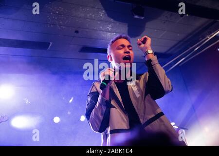 Copenhagen, Danimarca. 27 Nov, 2019. Il danese cantante e cantautore Alexander Oscar esegue un concerto dal vivo a VEGA in Copenhagen. (Photo credit: Gonzales foto/Nikolaj Bransholm/Alamy Live News). Foto Stock