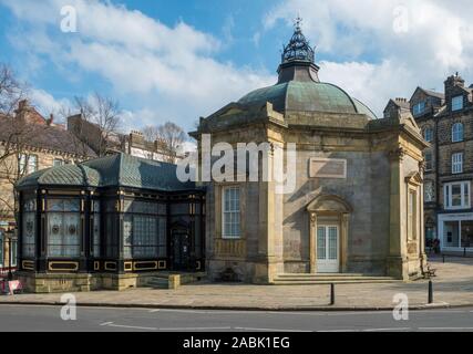 HARROGATE, Regno Unito, - marzo, 30, 2019: The Royal Pump Rooms in Harrogate, nello Yorkshire, Regno Unito. Foto Stock