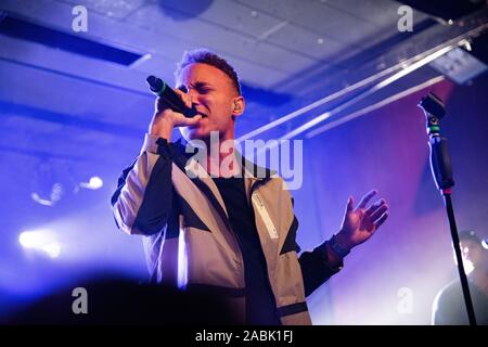 Copenhagen, Danimarca. 27 Nov, 2019. Il danese cantante e cantautore Alexander Oscar esegue un concerto dal vivo a VEGA in Copenhagen. (Photo credit: Gonzales foto/Nikolaj Bransholm/Alamy Live News). Foto Stock