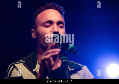 Copenhagen, Danimarca. 27 Nov, 2019. Il danese cantante e cantautore Alexander Oscar esegue un concerto dal vivo a VEGA in Copenhagen. (Photo credit: Gonzales foto/Nikolaj Bransholm/Alamy Live News). Foto Stock