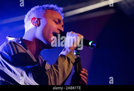 Copenhagen, Danimarca. 27 Nov, 2019. Il danese cantante e cantautore Alexander Oscar esegue un concerto dal vivo a VEGA in Copenhagen. (Photo credit: Gonzales foto/Nikolaj Bransholm/Alamy Live News). Foto Stock