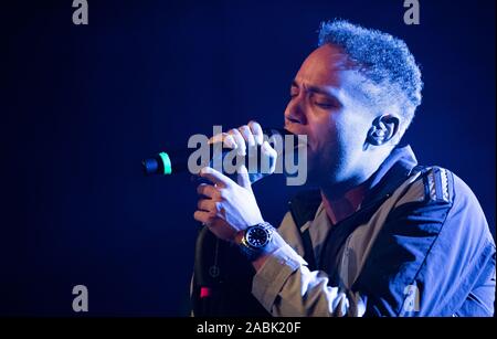 Copenhagen, Danimarca. 27 Nov, 2019. Il danese cantante e cantautore Alexander Oscar esegue un concerto dal vivo a VEGA in Copenhagen. (Photo credit: Gonzales foto/Nikolaj Bransholm/Alamy Live News). Foto Stock