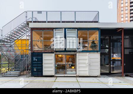 Eindhoven, Paesi Bassi, 23 maggio 2019. Una vista di un negozio in un contenitore di spedizione dove si possono acquistare beni riutilizzato dai materiali utilizzati o prodotti Foto Stock