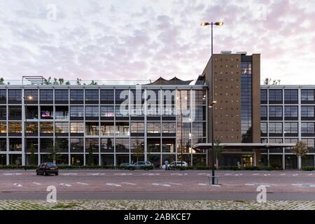Eindhoven, Paesi Bassi, 30 giugno 2019. La vista frontale della facciata e la parte esterna della nuova architettura TQ edificio sulla prossima district str Foto Stock