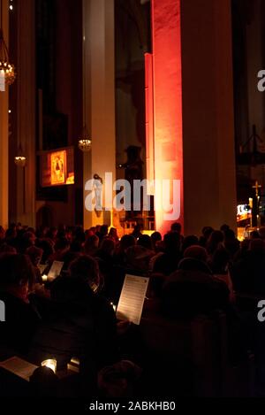 La notte delle luci in la Frauenkirche di Monaco di Baviera. [Traduzione automatizzata] Foto Stock