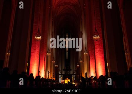 La notte delle luci in la Frauenkirche di Monaco di Baviera. [Traduzione automatizzata] Foto Stock