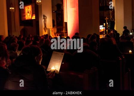 La notte delle luci in la Frauenkirche di Monaco di Baviera. [Traduzione automatizzata] Foto Stock