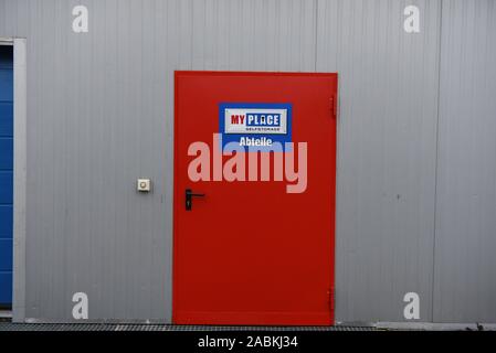 Nel mio luogo Selfstorage magazzino a Monaco di Baviera Laim, contenitore camere in vari metri quadrati formati possono essere affittati da privati per memorizzare le cose. [Traduzione automatizzata] Foto Stock