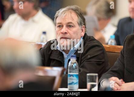 Consigliere comunale di Josef Assal (Bürgerlich Mitte gruppo parlamentare) durante una riunione del consiglio di Monaco di Baviera. [Traduzione automatizzata] Foto Stock