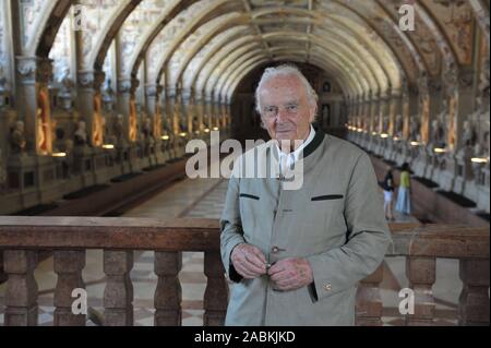 Il prof. Dr Otto Meitinger, architetto e monumento restauratore, ex presidente dell'Università Tecnica di Monaco di Baviera, ammesso per l'Antiquarium della Residenz di Monaco di Baviera. [Traduzione automatizzata] Foto Stock