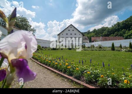 Il rigoglioso giardino del monastero del monastero di Schäftlarn nel villaggio dello stesso nome. [Traduzione automatizzata] Foto Stock