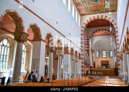 Hauptschiff, Michaeliskirche, Michaelisplatz, Hildesheim, Niedersachsen, Deutschland Foto Stock