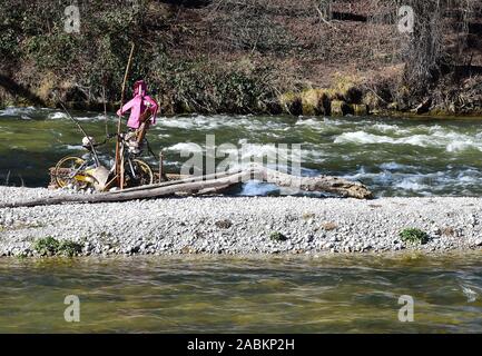 Obike e Vogelscheuche sulle pendici settentrionali del museo Island, visto da Müllersche Volksbad. [Traduzione automatizzata] Foto Stock