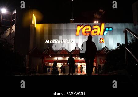 Mercato Reale su Machtlfinger Strasse Obersendling. [Traduzione automatizzata] Foto Stock