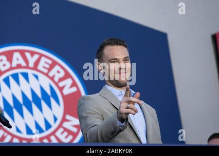 FC Bayern Monaco celebra conquistando il settimo campionato di calcio tedesco del una riga con una ventola party in birreria Paulaner Am Nockherberg. Nella foto il Capitano Manuel Neuer. [Traduzione automatizzata] Foto Stock