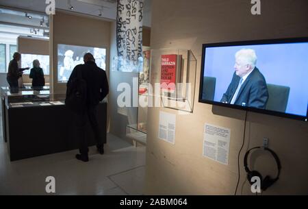 Apertura della mostra speciale "la città senza' nel NS Centro di documentazione presso Monaco di Baviera Königsplatz. La mostra illustra come nazionalista e socialista nazionale forze negli anni venti e trenta società polarizzata attraverso le loro idee disumane e in questo modo preparato l'esclusione e ultimo assassinio dei Giudei. In aggiunta, è realizzato un confronto con oggi i pregiudizi e gli sforzi per frazionare la società. [Traduzione automatizzata] Foto Stock