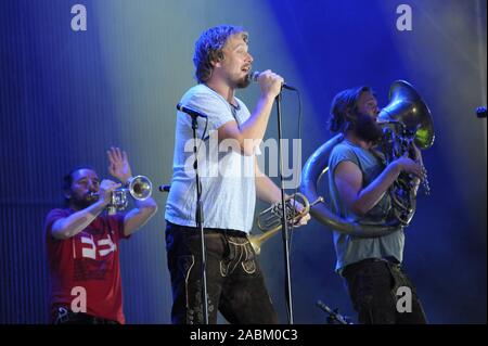 La banda di ottone vivere all'aria aperta a Königsplatz, Monaco di Baviera il 1.06.2019. [Traduzione automatizzata] Foto Stock