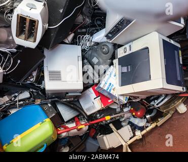 Apparecchi elettrici ed al riciclaggio in cantiere Lindberghstrasse 8a. [Traduzione automatizzata] Foto Stock