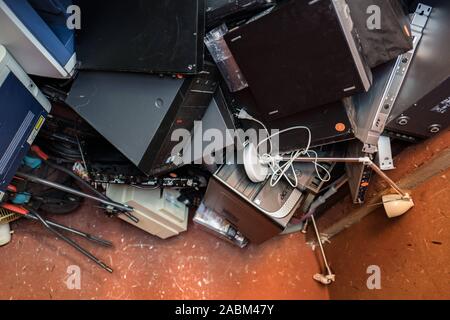 Apparecchi elettrici ed al riciclaggio in cantiere Lindberghstrasse 8a. [Traduzione automatizzata] Foto Stock