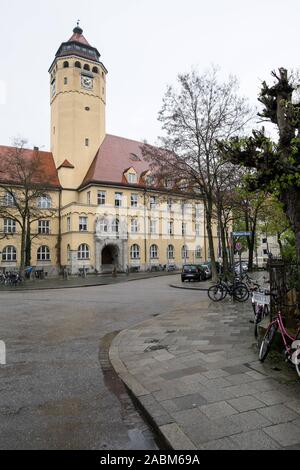 Oskar-von-Miller-Gymnasium a Ernst-Toller-Platz a Schwabing. [Traduzione automatizzata] Foto Stock