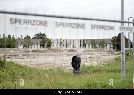 Nella ex caserma bavarese a Freimann, la città sta cercando di attuare un nuovo concetto di riciclaggio. Il materiale di demolizione dalla cancellazione della costruzione del sito della caserma è trasformato in un nuovo materiale da costruzione: qui una zona cancellata di materiale esplosivo. [Traduzione automatizzata] Foto Stock