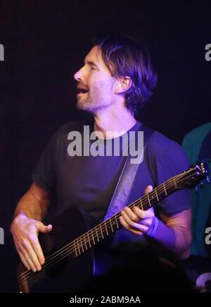 MALIBU, CA - 27 novembre: Brandon Jenner, a Shwayze Casa per le vacanze Live dal Malibu a Casa Escobar in Malibu, la California il 27 novembre 2019. Credit Faye Sadou/MediaPunch Foto Stock