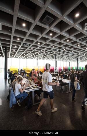 Apertura della nuova mensa nel campus dell Università Tecnica di Monaco di Baviera (TUM) di Garching. Nella foto la sala da pranzo. [Traduzione automatizzata] Foto Stock