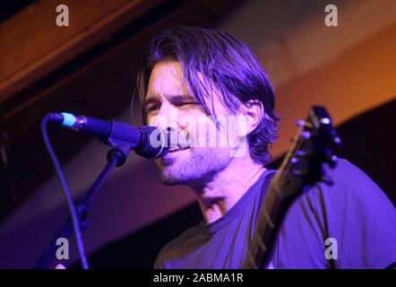 MALIBU, CA - 27 novembre: Brandon Jenner, a Shwayze Casa per le vacanze Live dal Malibu a Casa Escobar in Malibu, la California il 27 novembre 2019. Credit Faye Sadou/MediaPunch Foto Stock