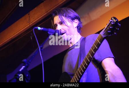 MALIBU, CA - 27 novembre: Brandon Jenner, a Shwayze Casa per le vacanze Live dal Malibu a Casa Escobar in Malibu, la California il 27 novembre 2019. Credit Faye Sadou/MediaPunch Foto Stock