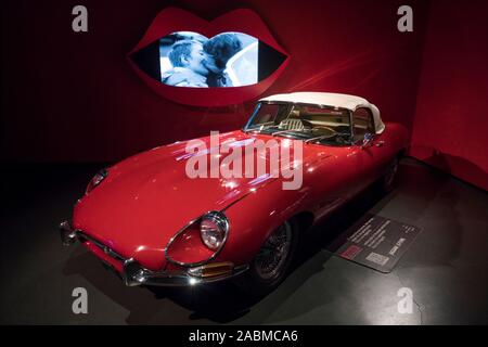 L'Italia, Torino: il Museo Nazionale dell'Automobile (Museo Nazionale dell'Automobile), MAUTO. Vista interna dell'edificio costruito nel 1932 e rinnovato i Foto Stock