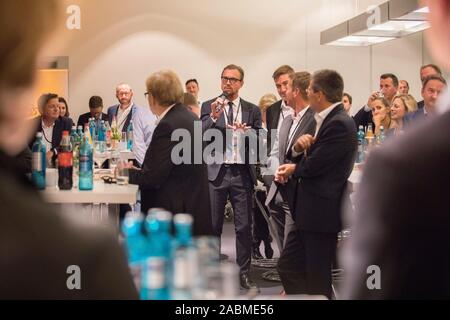 Partecipante al SZ Vertice economico Salon presso la Scuola di Francoforte di finanza e gestione in Frankfurt am Main. [Traduzione automatizzata] Foto Stock