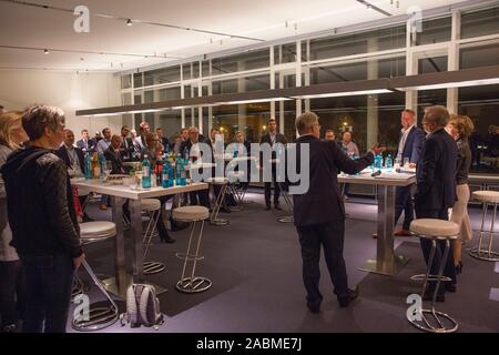 Partecipante al SZ Vertice economico Salon presso la Scuola di Francoforte di finanza e gestione in Frankfurt am Main. [Traduzione automatizzata] Foto Stock