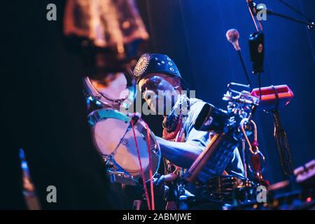 Copenhagen, Danimarca. 11th, ottobre 2019. La internazionale anima psichedelica band King Khan e i Santuari esegue un concerto dal vivo di Alice in Copenhagen. (Photo credit: Gonzales foto - Mathias Kristensen). Foto Stock