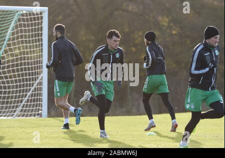 Tranent, Ormiston, East Lothian.la Scozia. Regno Unito. Il 28 novembre 2019. Hibernian Joe Newell (11) , Sessione di formazione per Scottish Premiership match vs Kilmarnock. Credito: eric mccowat/Alamy Live News Foto Stock