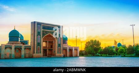 Khast Imam moschea, importante destinazione turistica a Tashkent, Uzbekistan Foto Stock